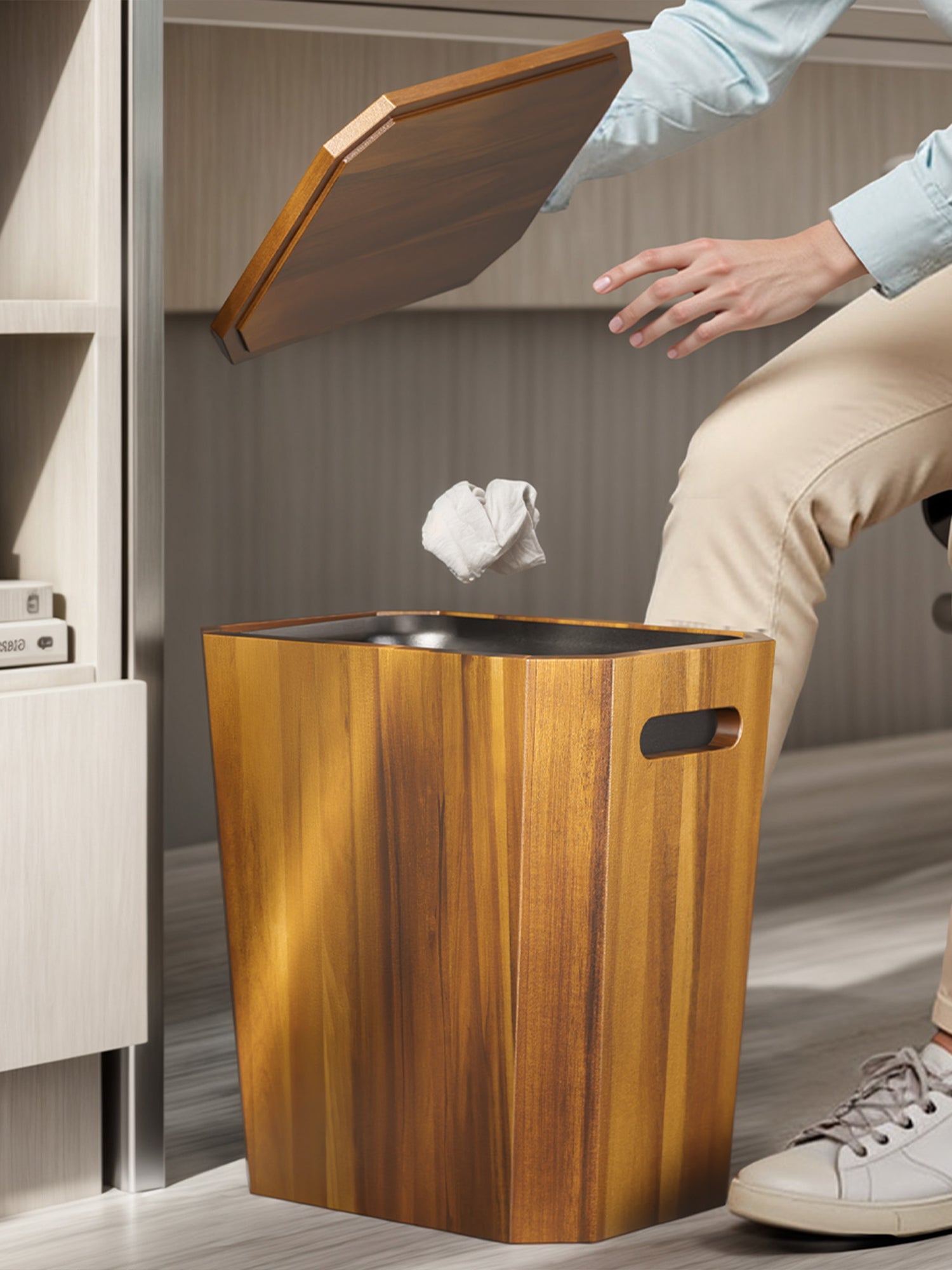 BLUEWEST 2.6 Gallons Acacia Wooden Wastebasket with Lid & PP Liner - Bluewest